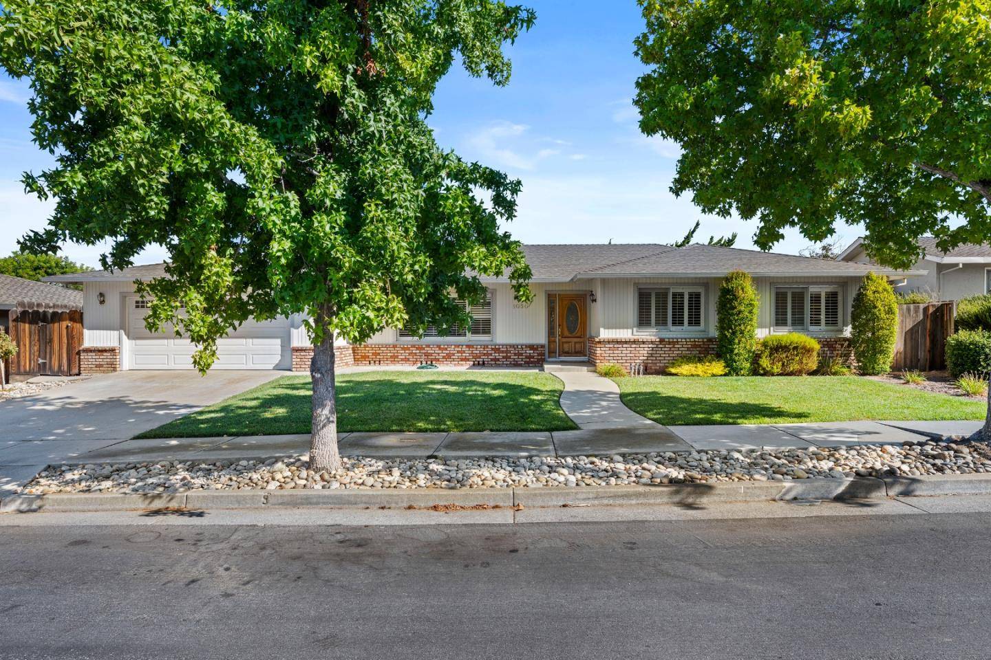 Hollister, CA 95023,1050 Juniper DR
