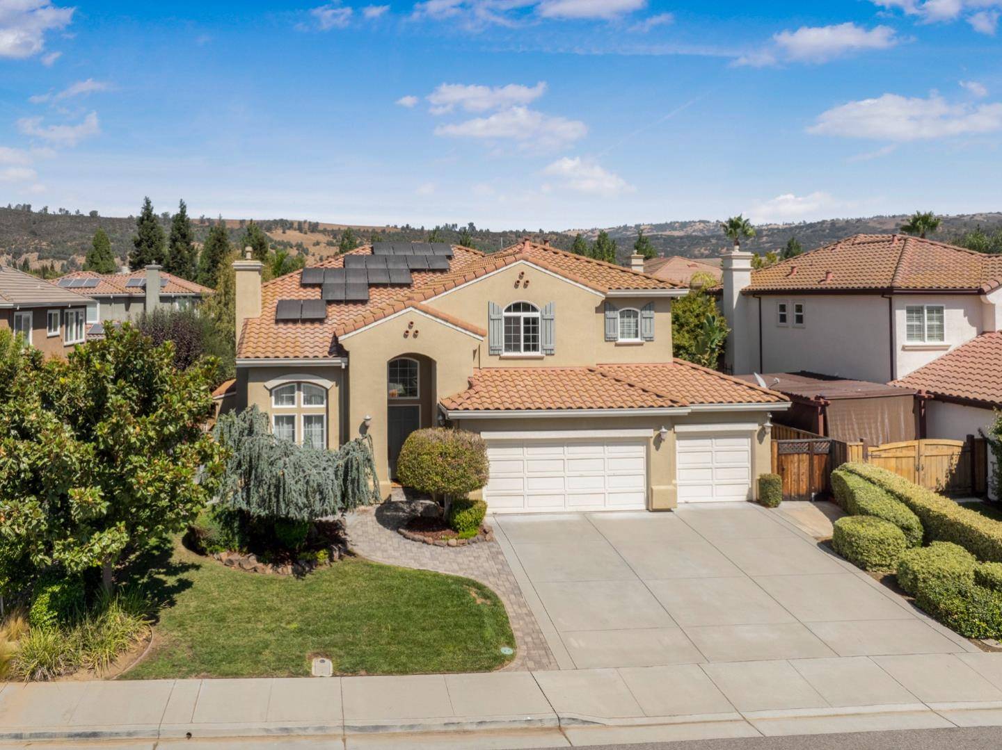 Morgan Hill, CA 95037,18540 Serra CT