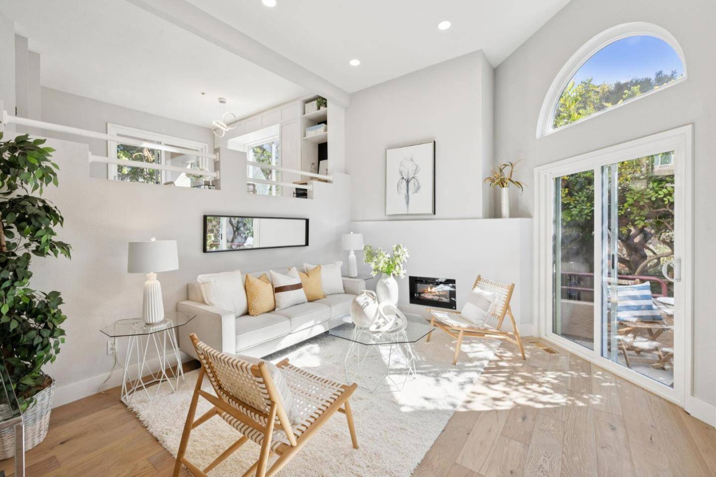 Foster City, CA 94404,202 Commons LN