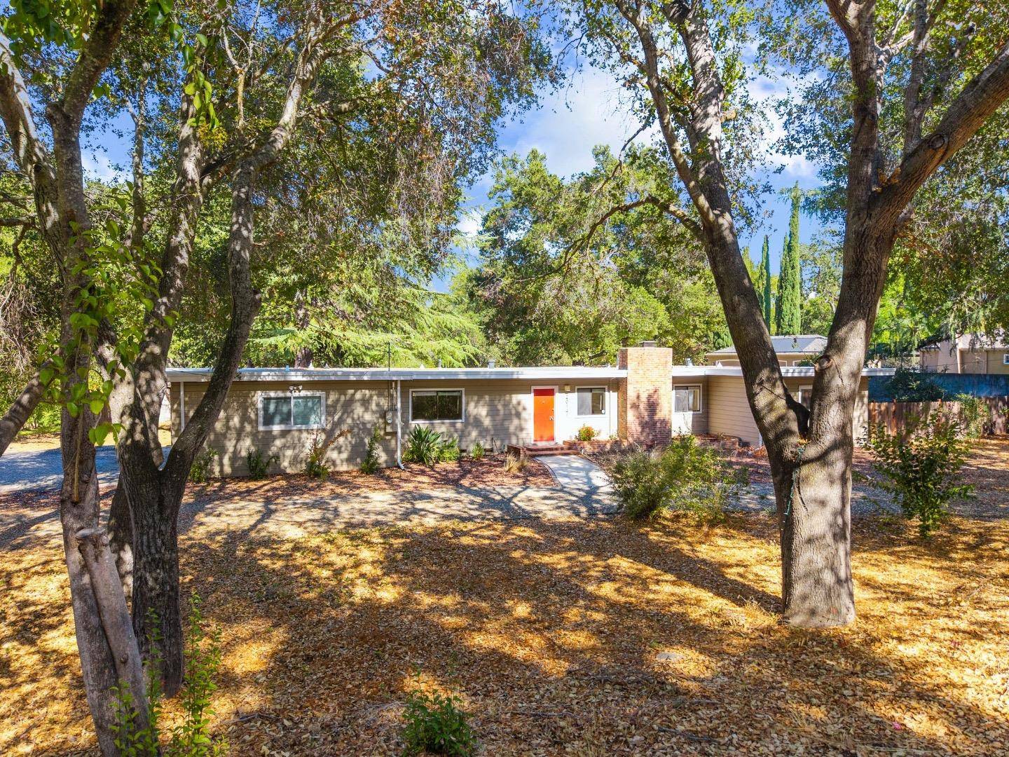 Saratoga, CA 95070,20141 Mendelsohn LN