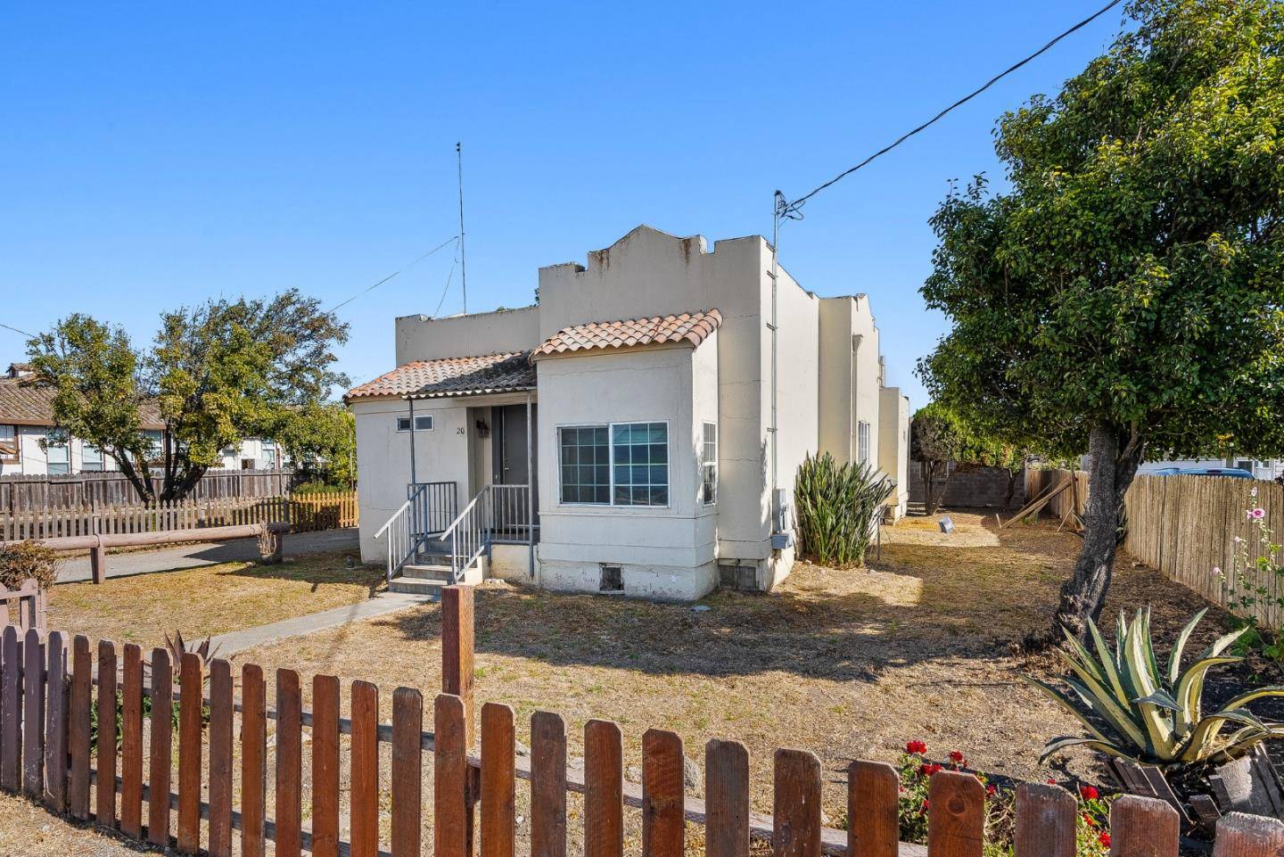 Salinas, CA 93908,20-22 Hitchcock RD