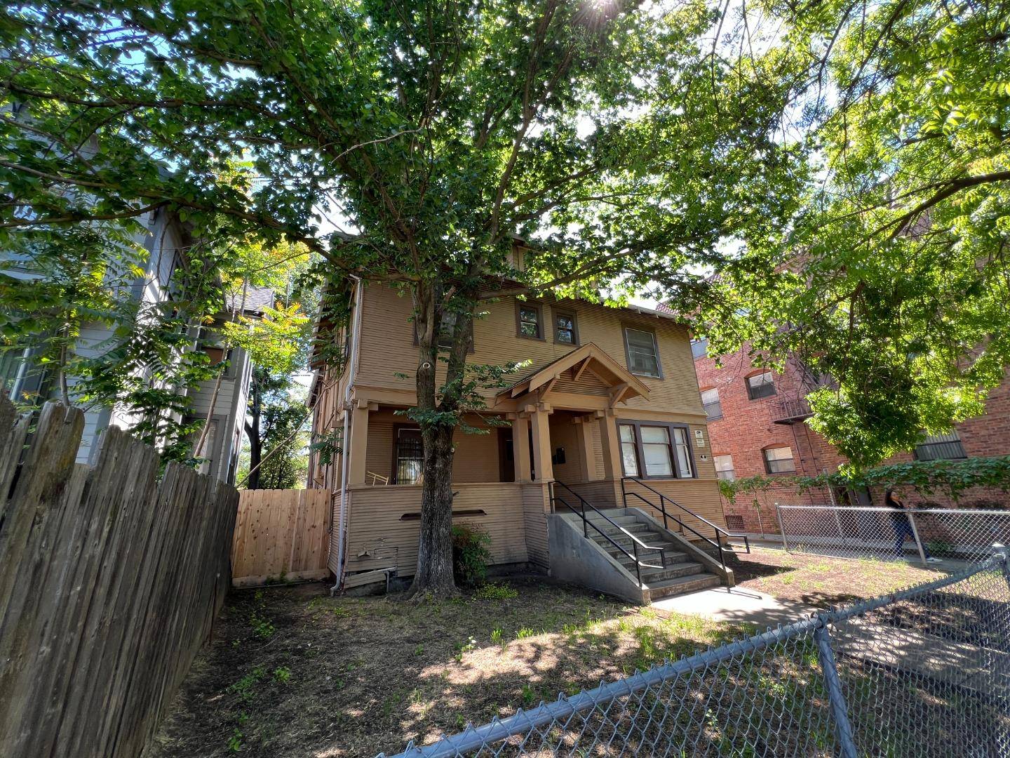 Stockton, CA 95202,722 N San Joaquin ST