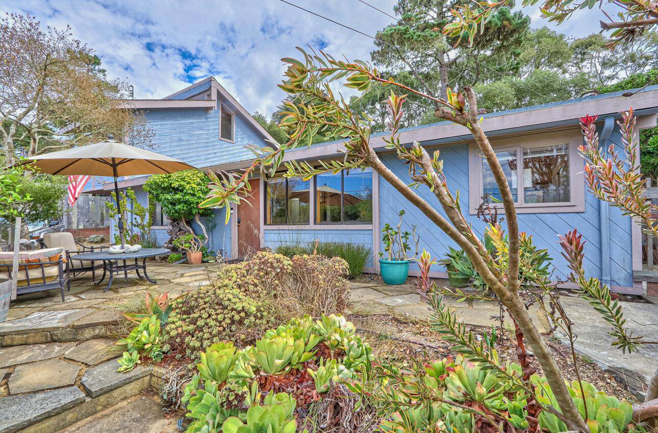 Pacific Grove, CA 93950,979 Syida DR