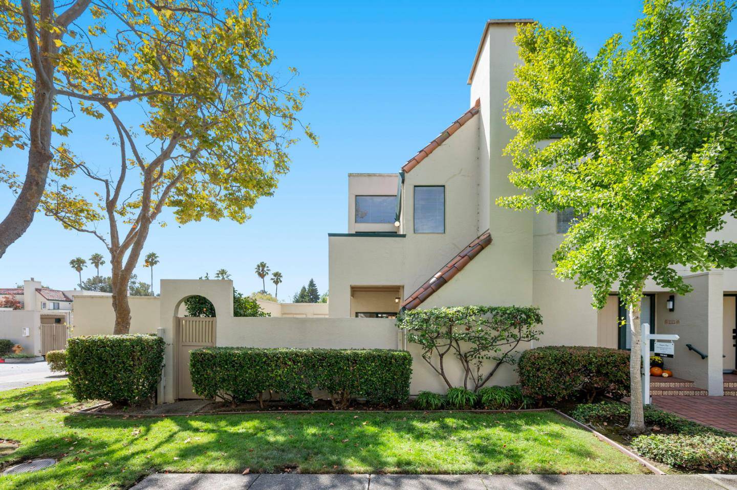 San Mateo, CA 94404,2287 Armada WAY