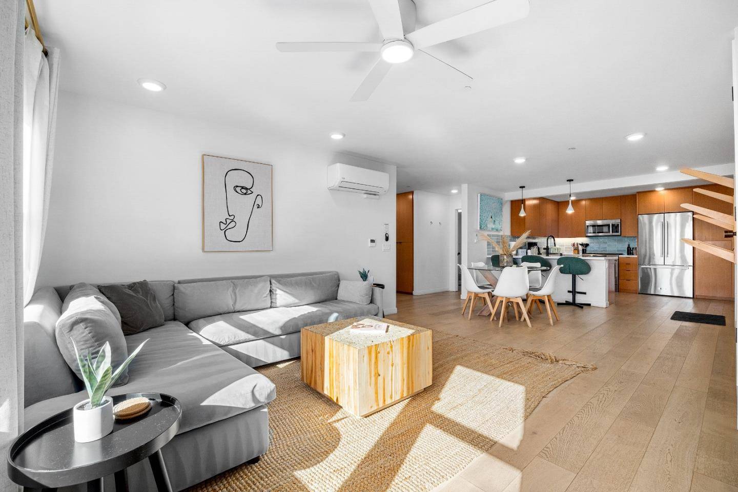 Capitola, CA 95010,208 Capitola AVE