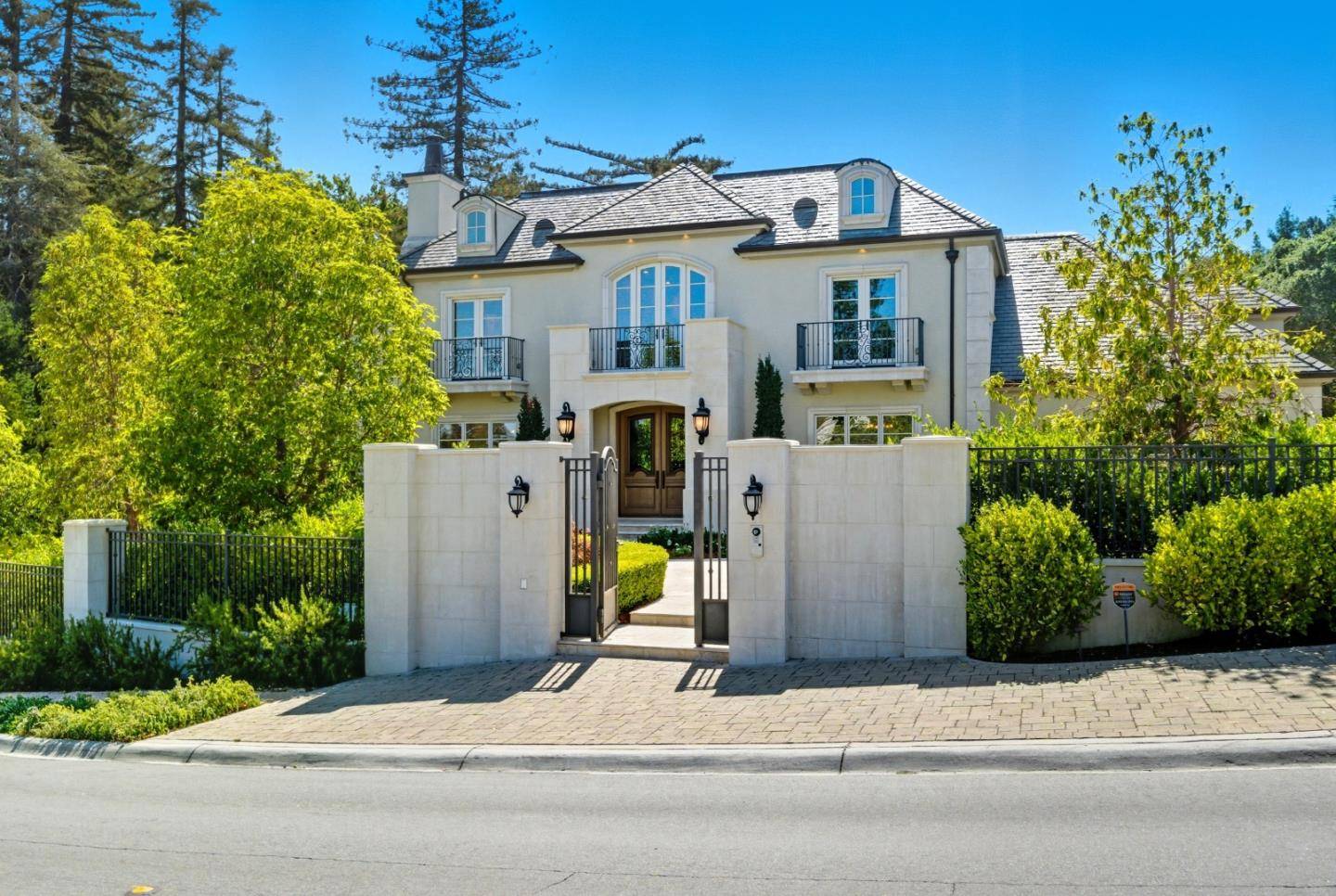 Hillsborough, CA 94010,625 W Santa Inez AVE