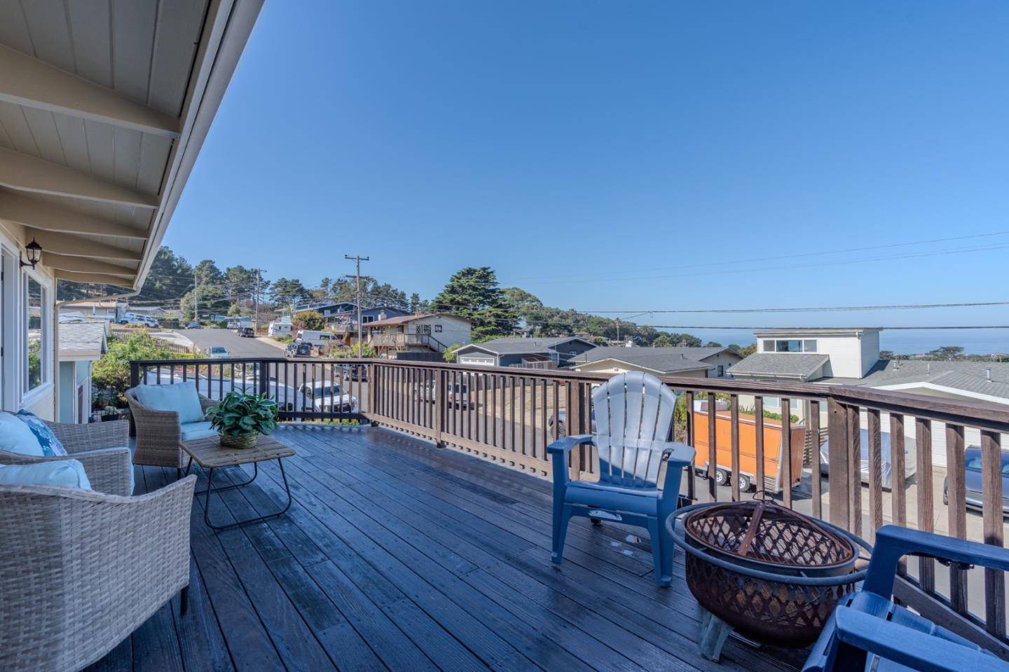 Pacifica, CA 94044,820 Edgemar AVE