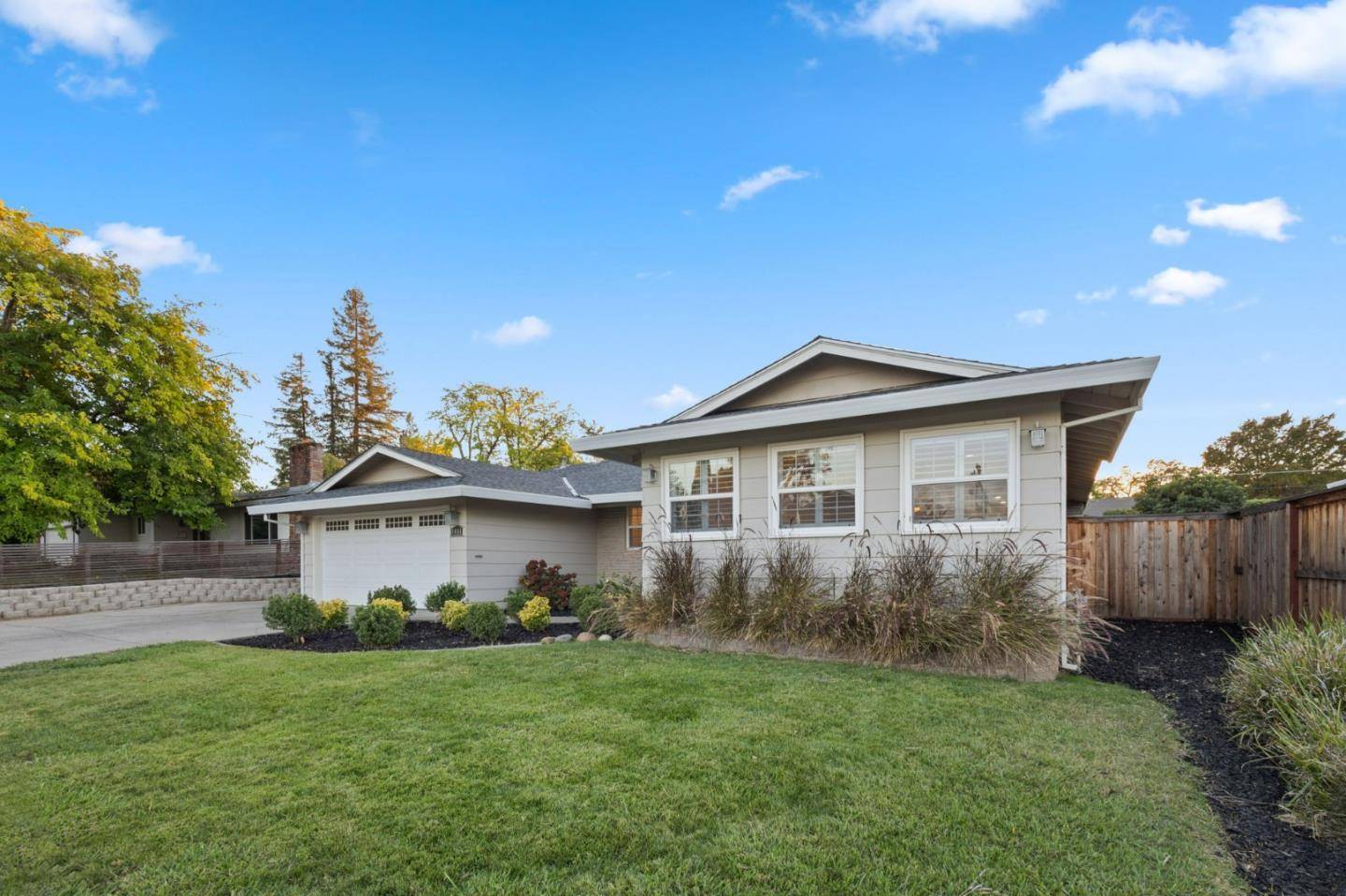 Carmichael, CA 95608,4451 Stoney WAY