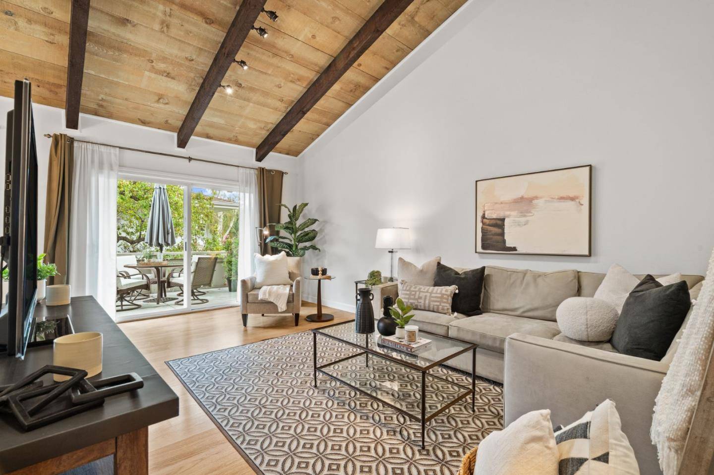 Mountain View, CA 94040,255 S Rengstorff AVE 176