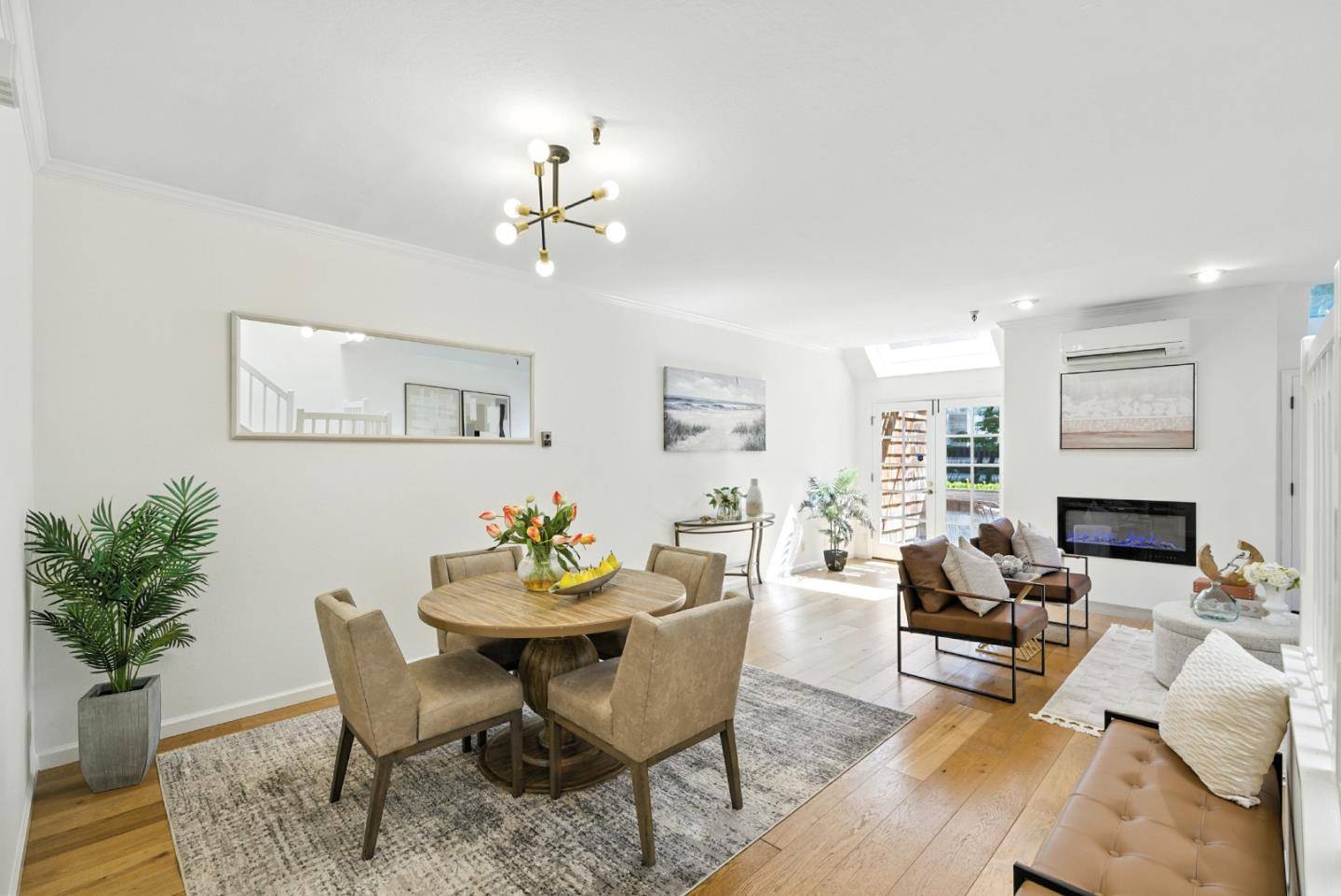 Palo Alto, CA 94301,447 Homer AVE