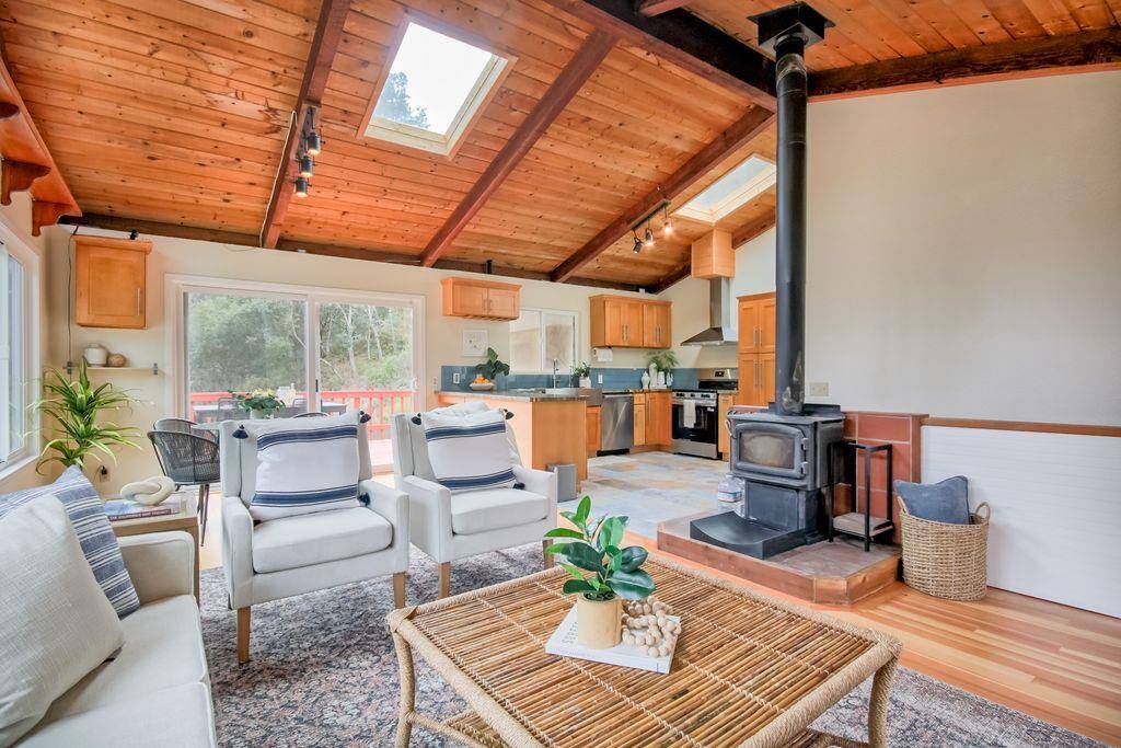 Watsonville, CA 95076,687 Calabasas RD