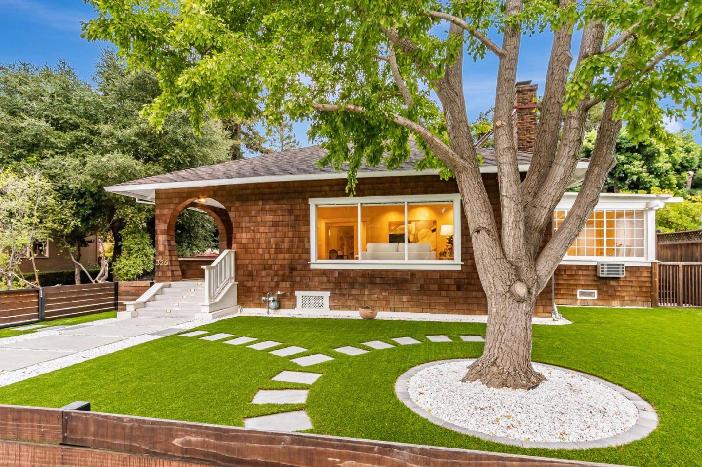 Palo Alto, CA 94301,326 Addison AVE