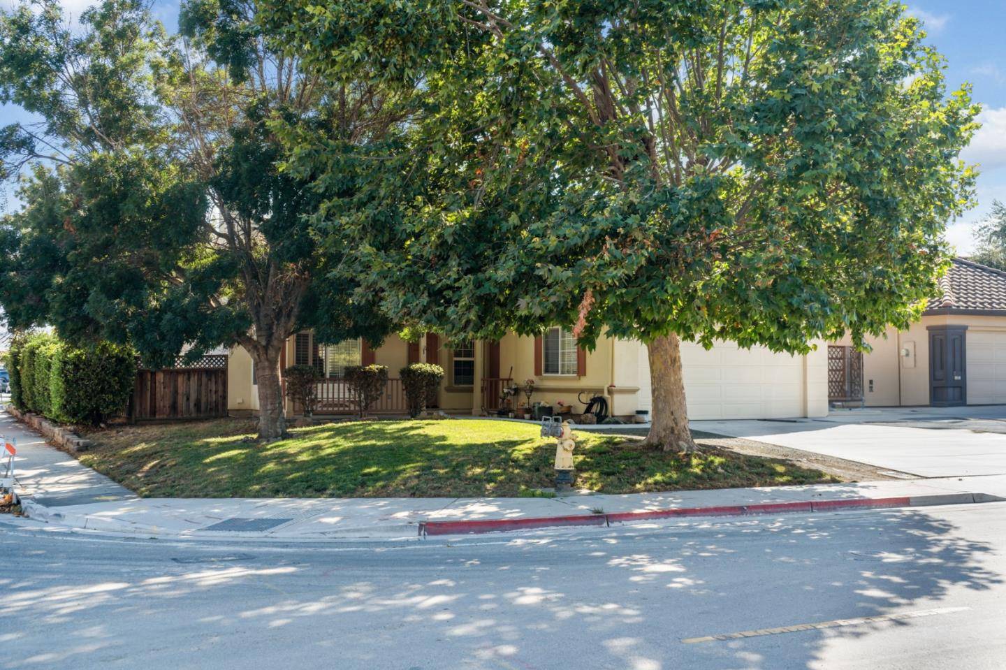 Hollister, CA 95023,1261 South ST