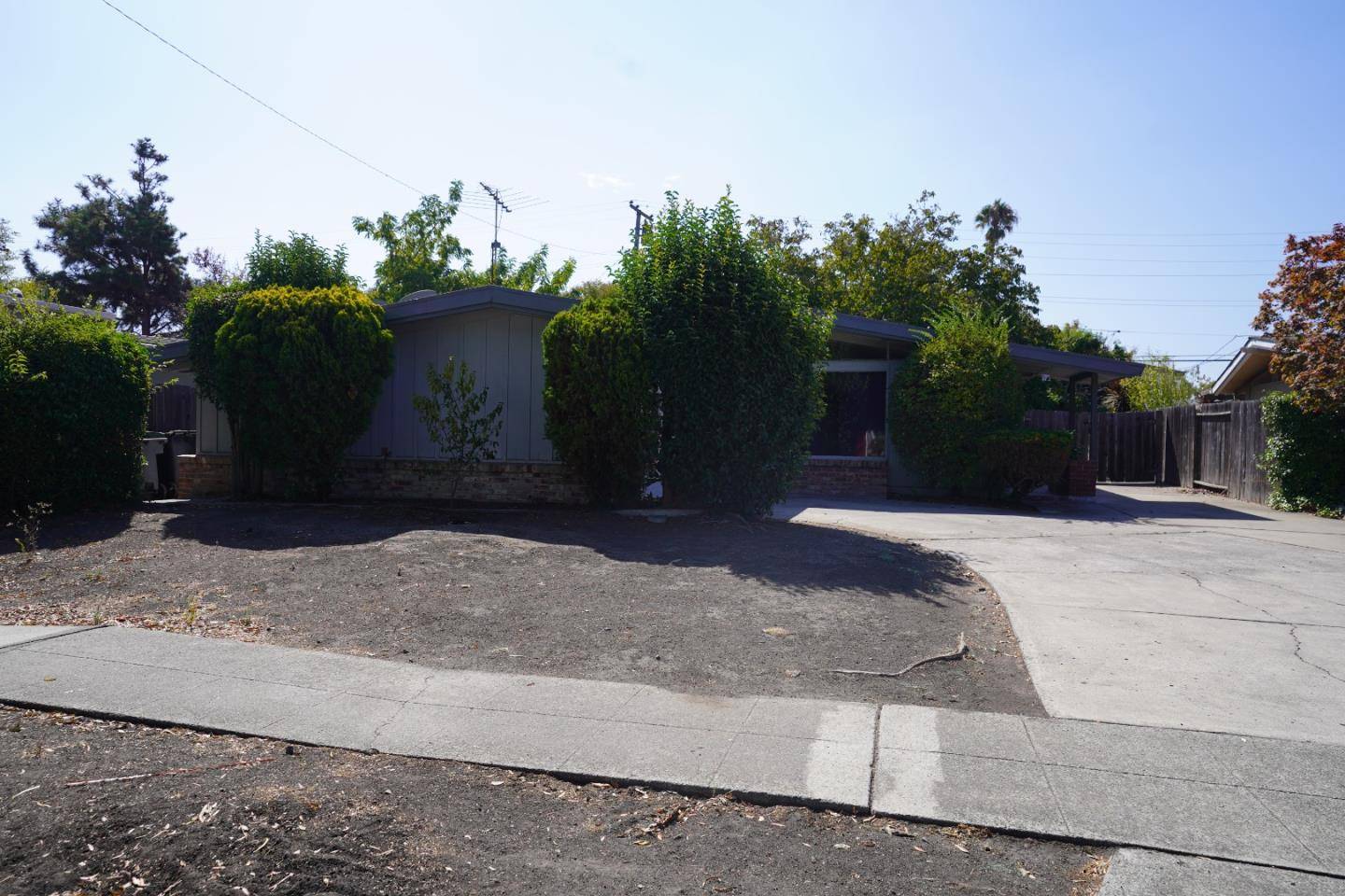 Sunnyvale, CA 94089,716 Lakechime DR