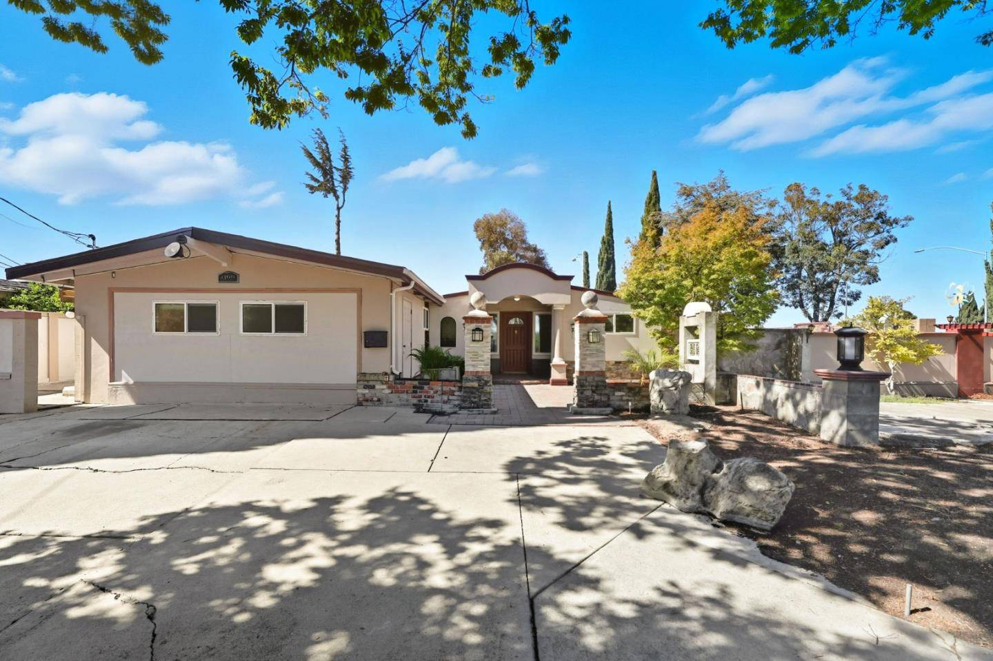 Sunnyvale, CA 94089,1199 Blazingwood DR