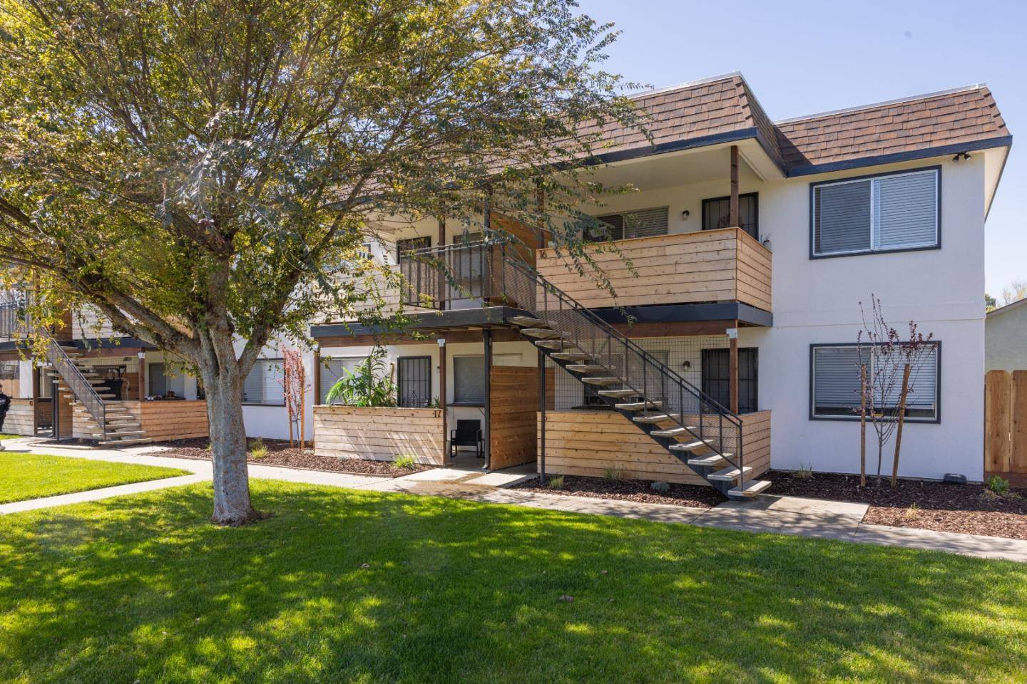 Hollister, CA 95023,711 South ST