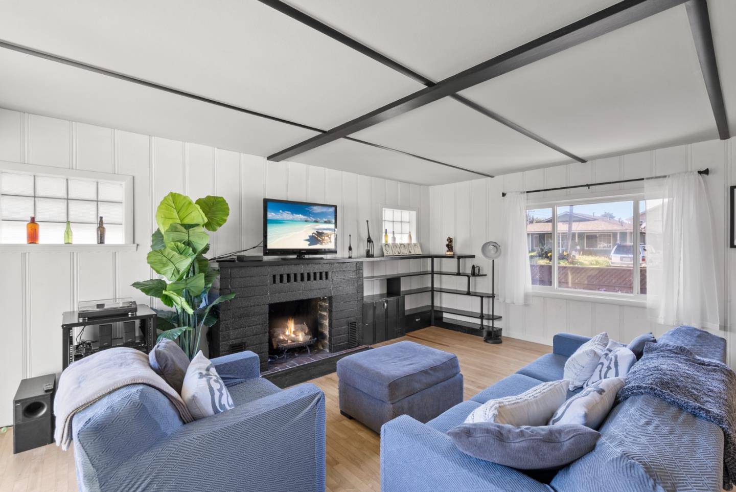 Moss Beach, CA 94038,414 Vermont AVE