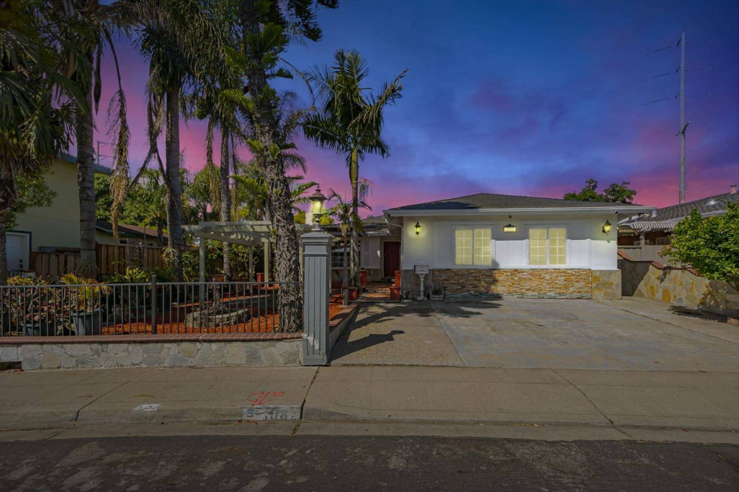 Milpitas, CA 95035,1087 Starlite DR