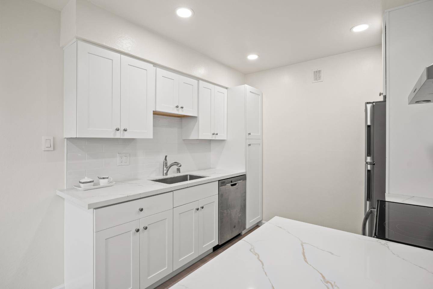 San Mateo, CA 94403,3045 Los Prados ST 218