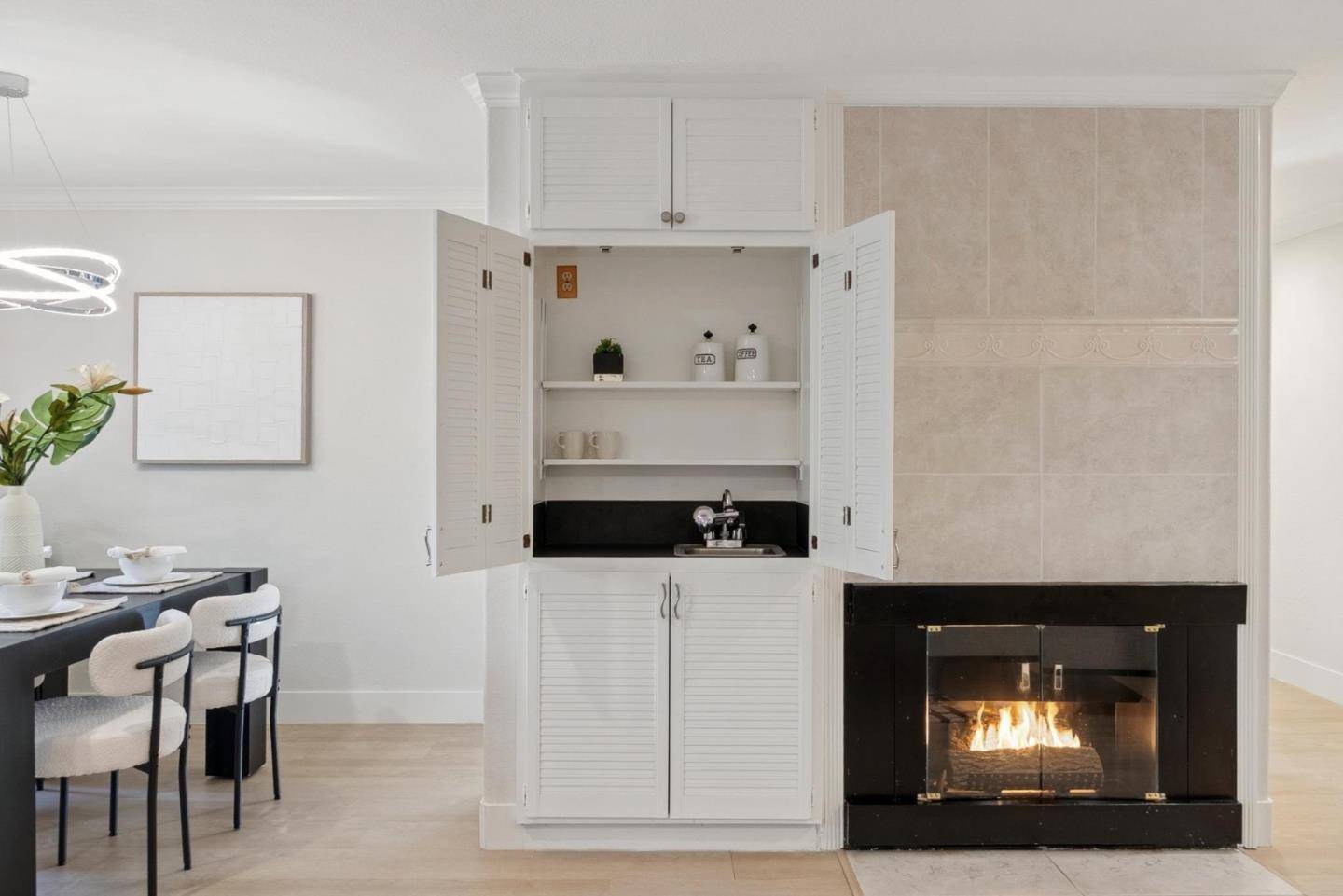 Saratoga, CA 95070,14355 Saratoga AVE A