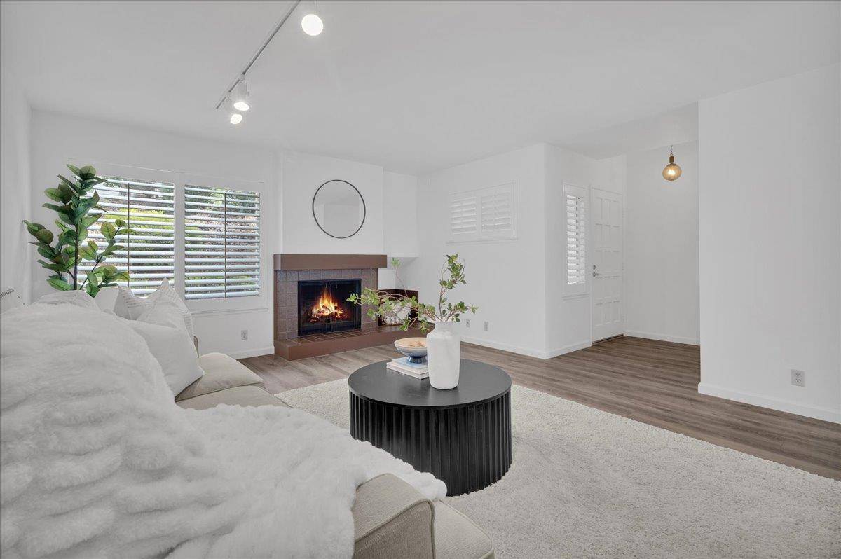 Pacific Grove, CA 93950,605 Acorn CT