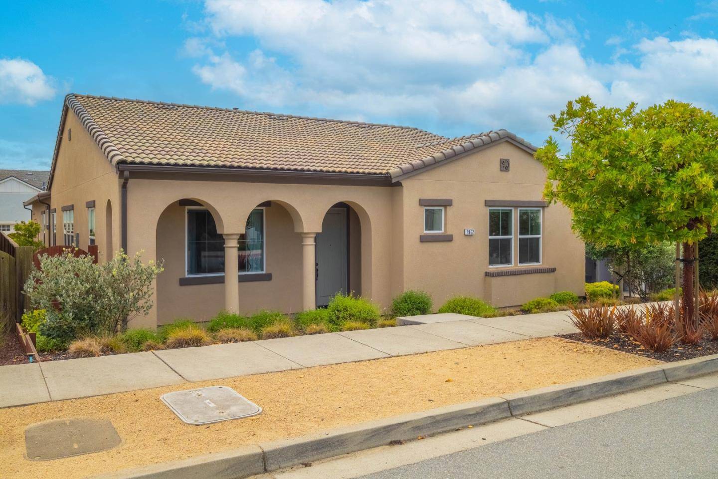 Marina, CA 93933,2962 Bluffs DR