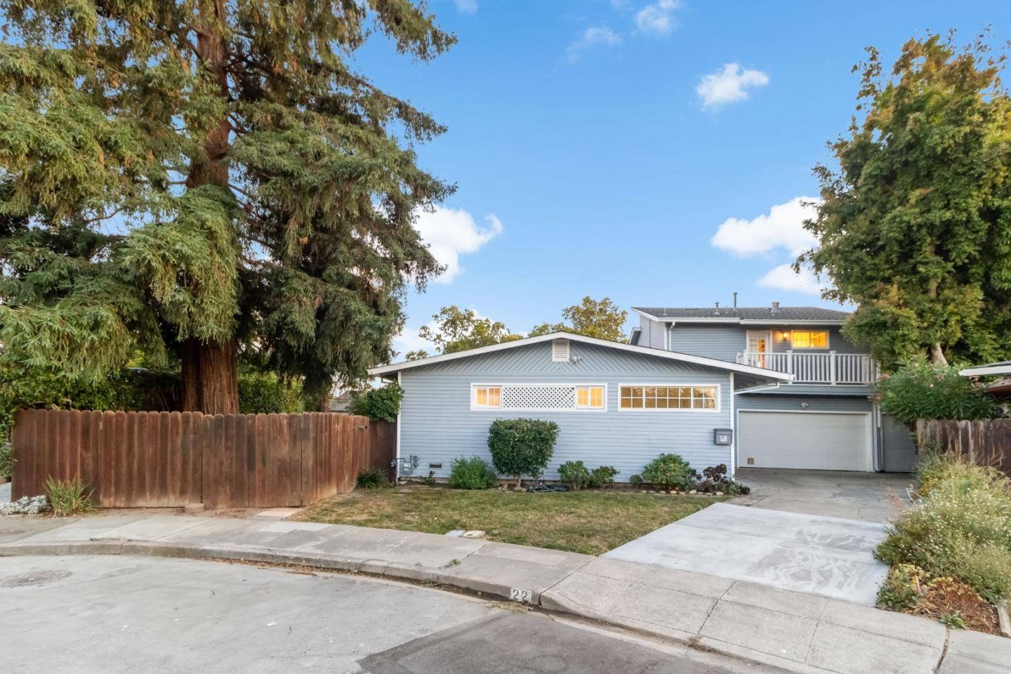 Redwood City, CA 94063,22 Wayne CT