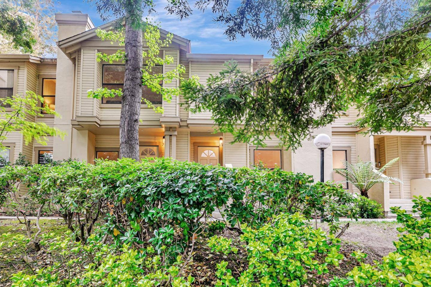 Sunnyvale, CA 94086,926 La Mesa TER E