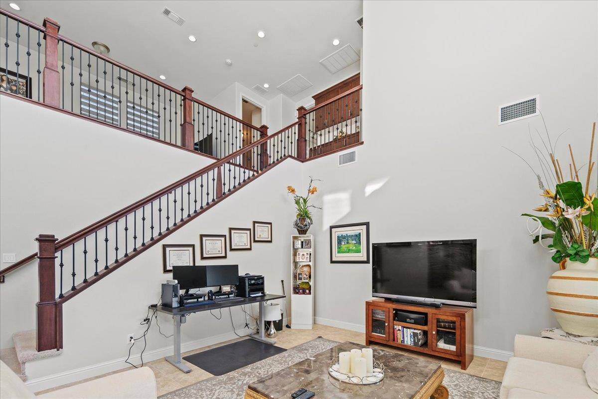 Marina, CA 93933,3013 Arido WAY