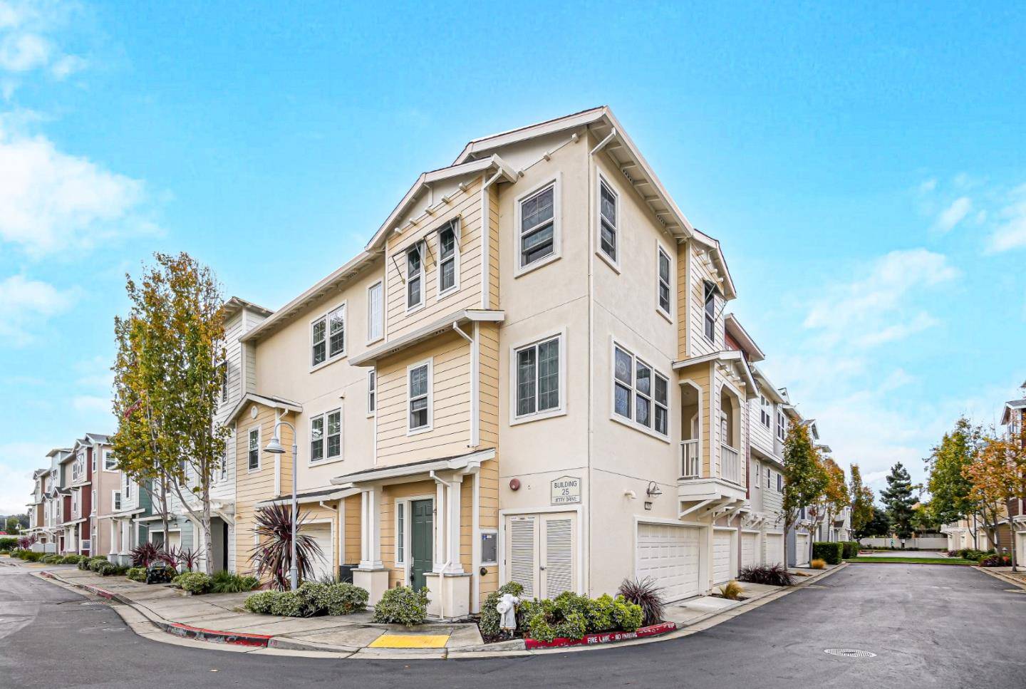 Richmond, CA 94804,2502 Jetty DR