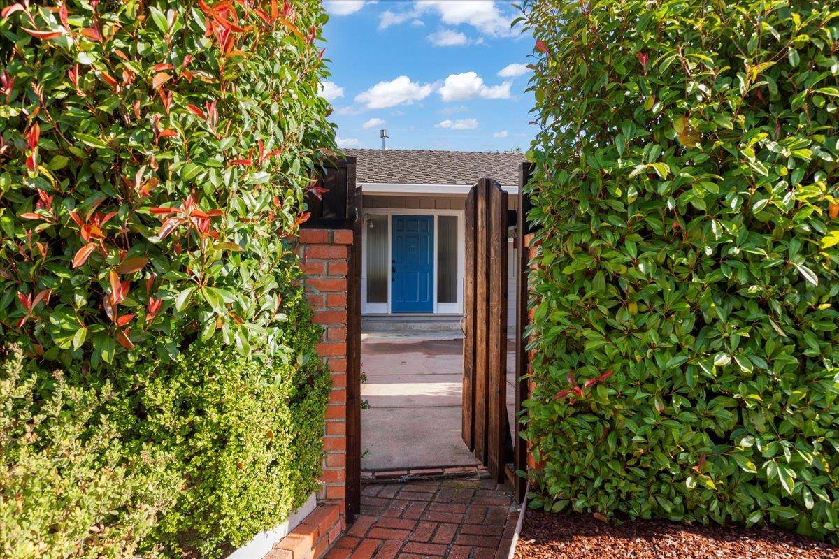 San Mateo, CA 94402,1575 Parrott DR