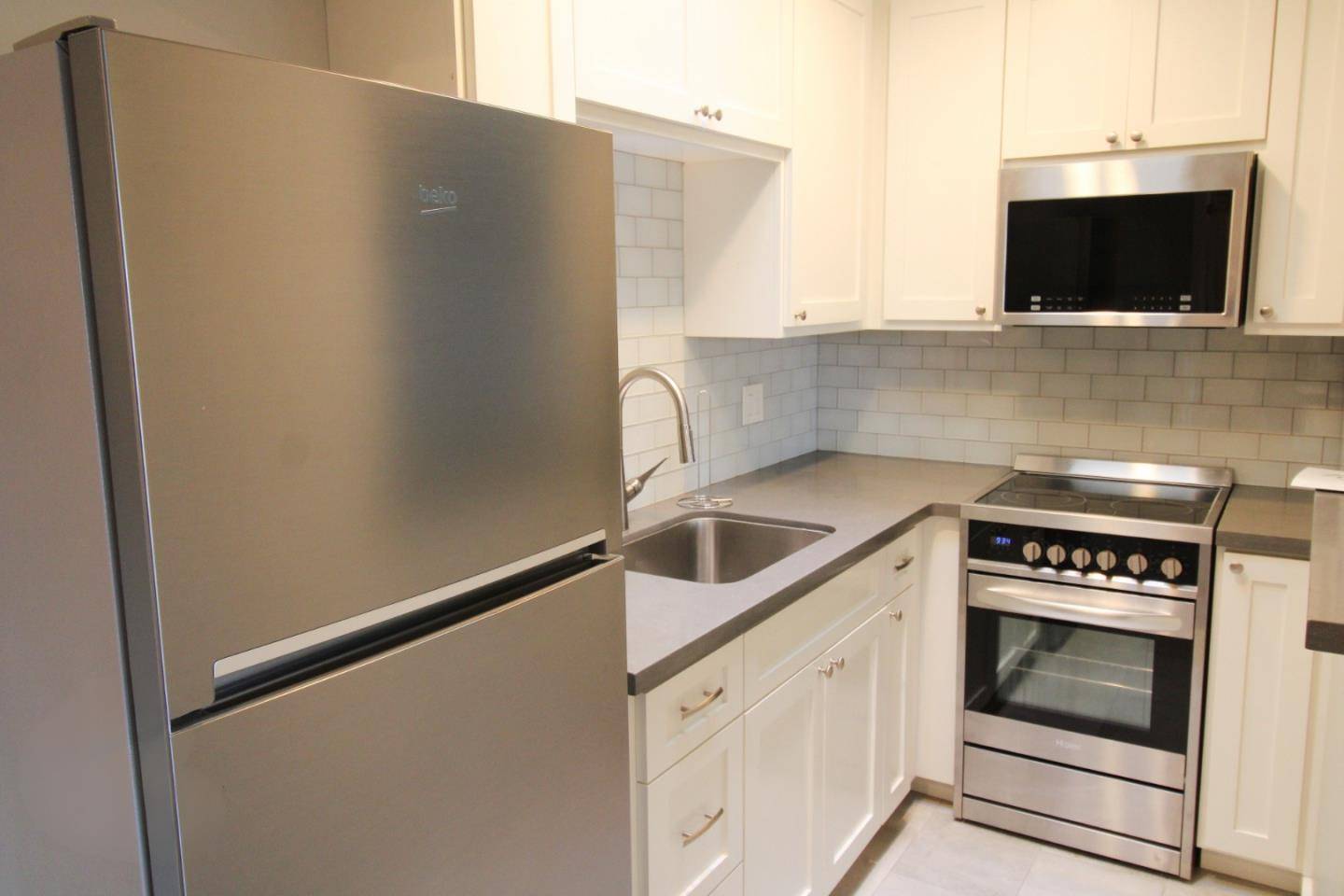 Mountain View, CA 94043,500 W Middlefield RD 122