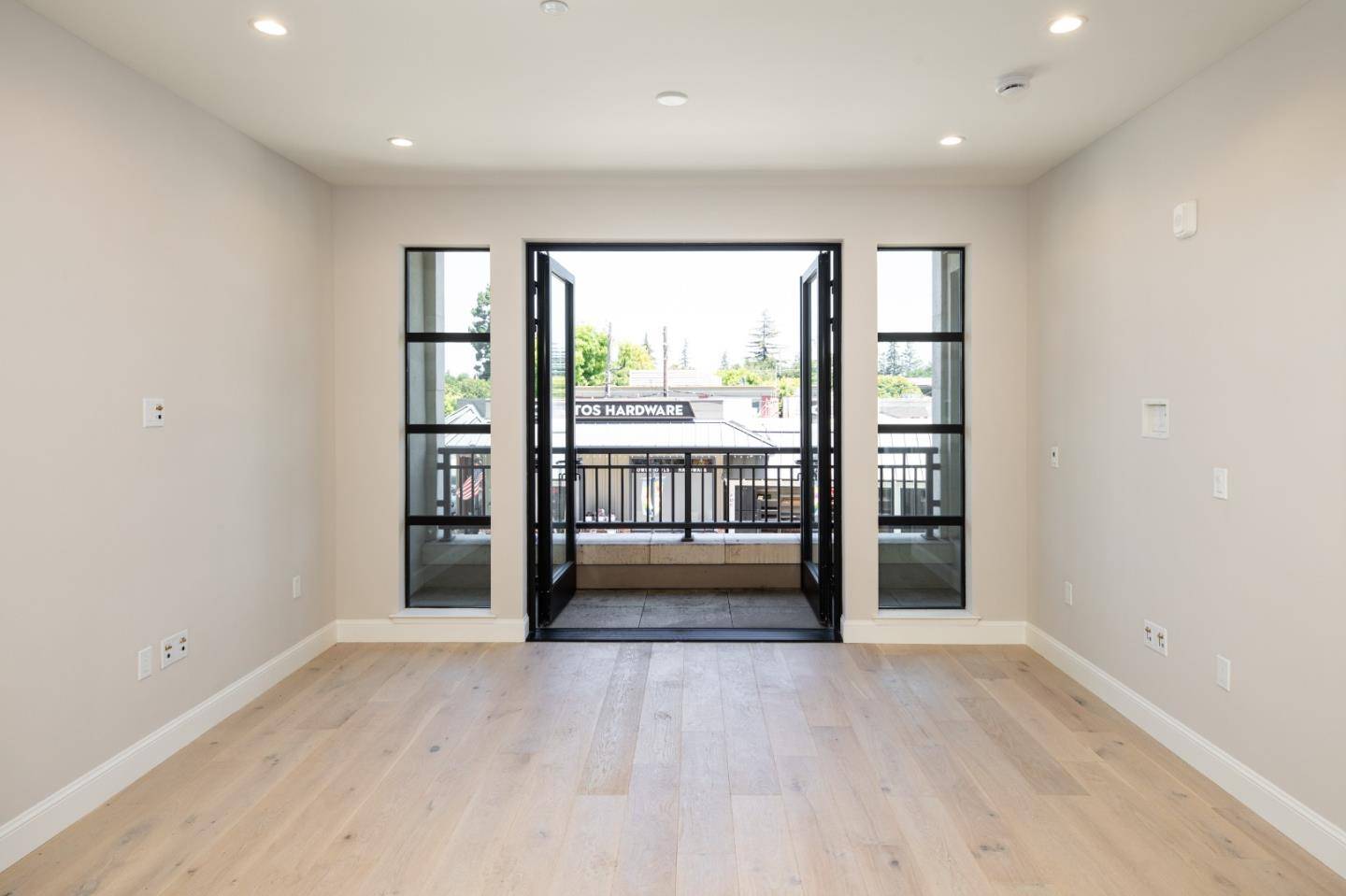 Los Altos, CA 94022,450 First ST 204