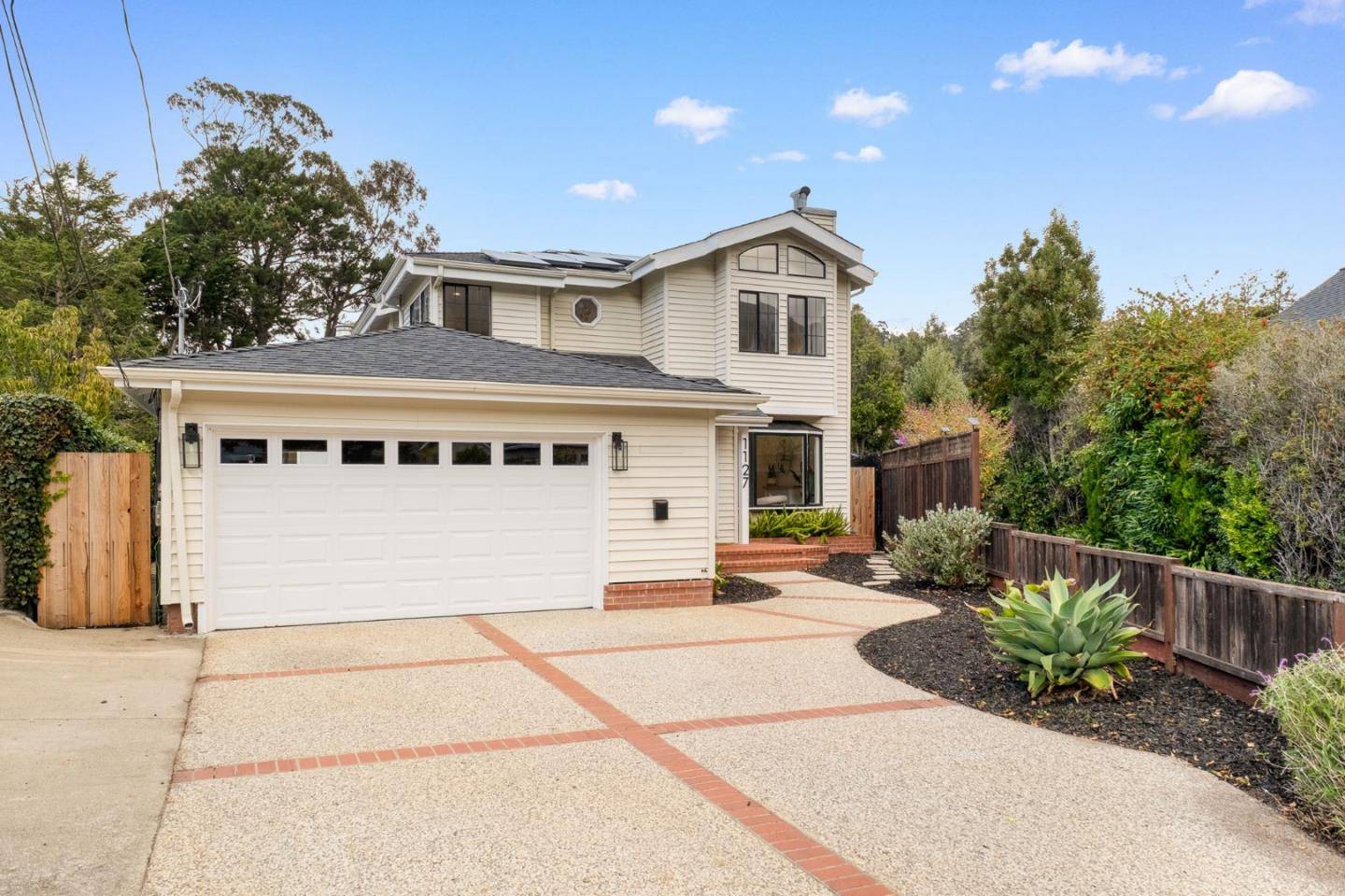 Pacifica, CA 94044,1127 Galvez DR