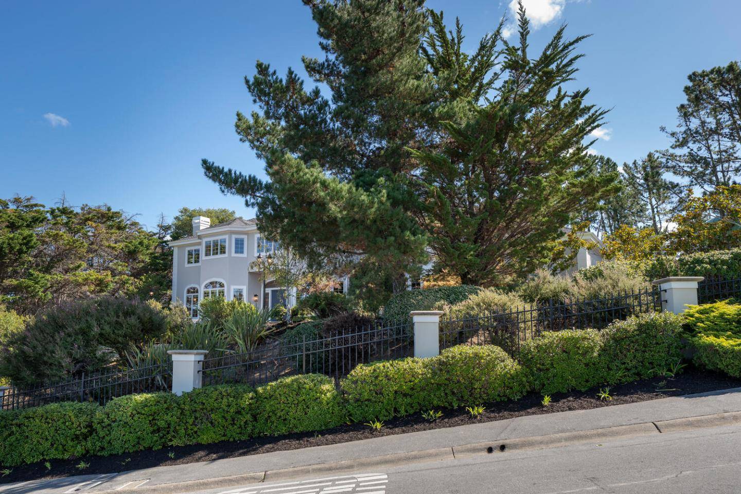 Hillsborough, CA 94010,1111 Tournament DR