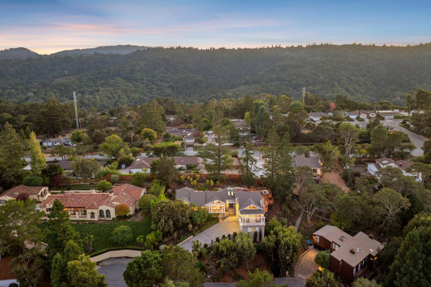 Hillsborough, CA 94010,30 Live Oak LN