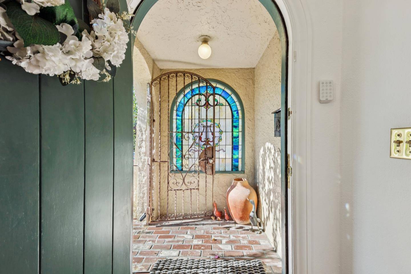 Burlingame, CA 94010,732 Paloma AVE