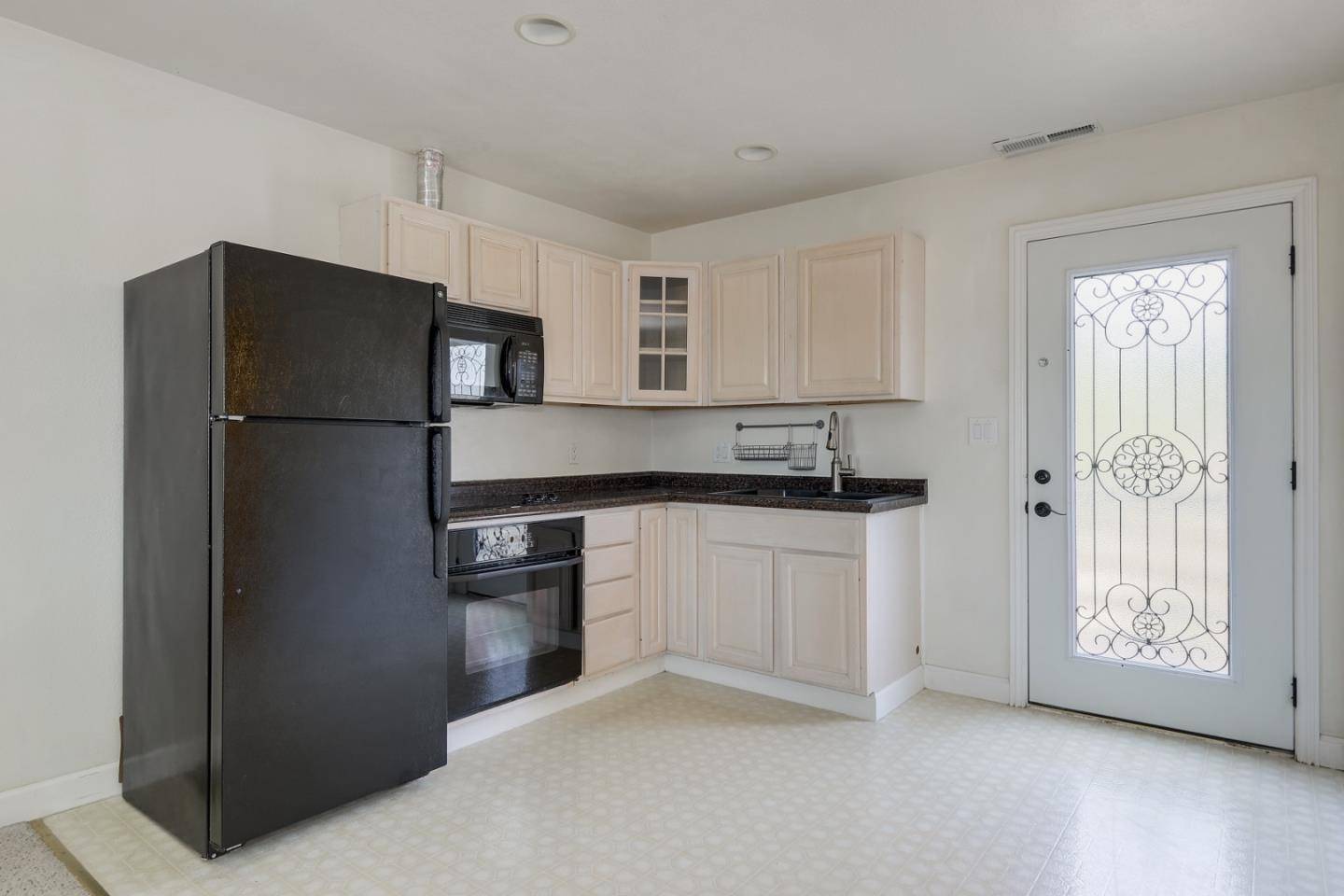 Santa Clara, CA 95051,3097 Forbes AVE