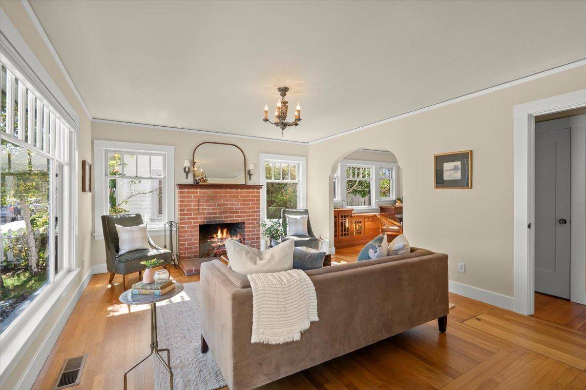 Santa Cruz, CA 95062,211 2nd AVE