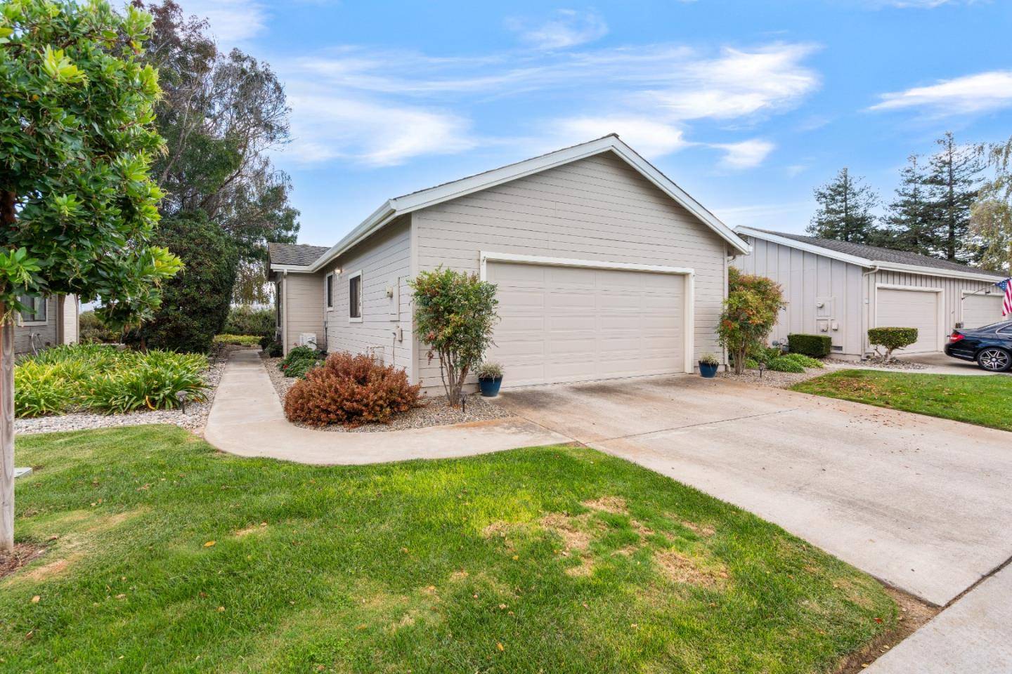 Hollister, CA 95023,729 Helen DR