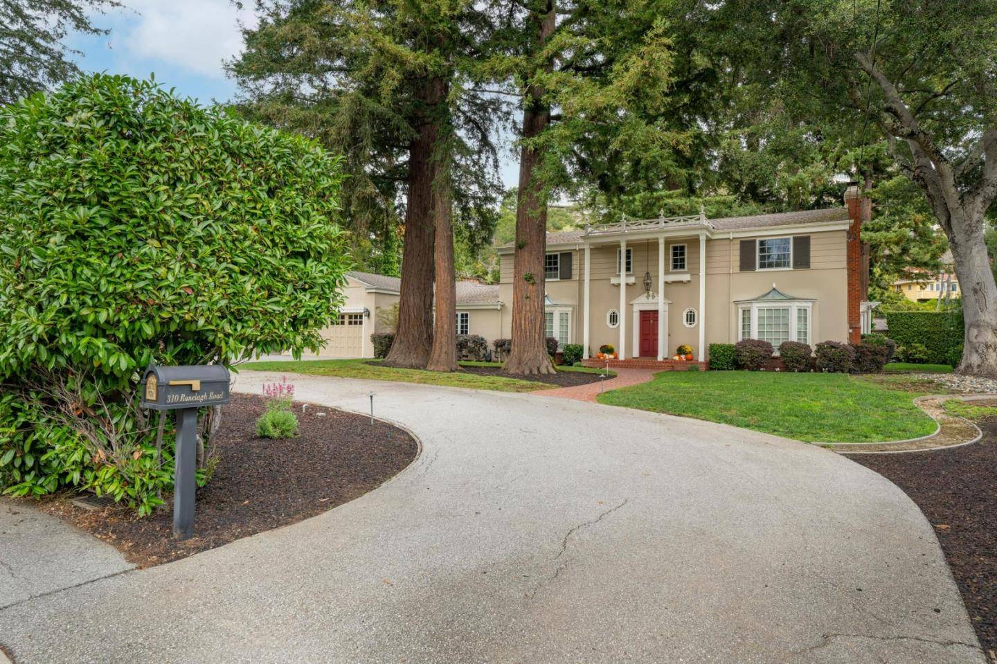 Hillsborough, CA 94010,310 Ranelagh RD