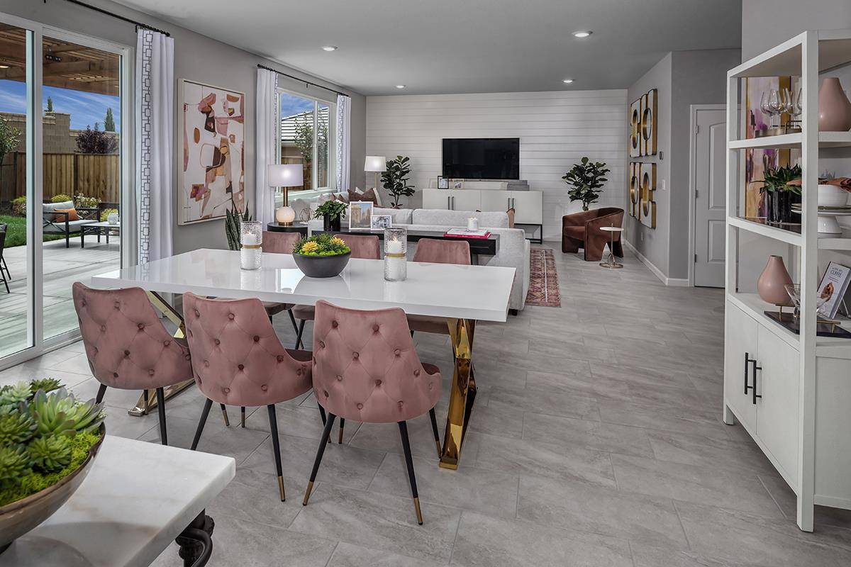 Hollister, CA 95023,1910 Peony ST