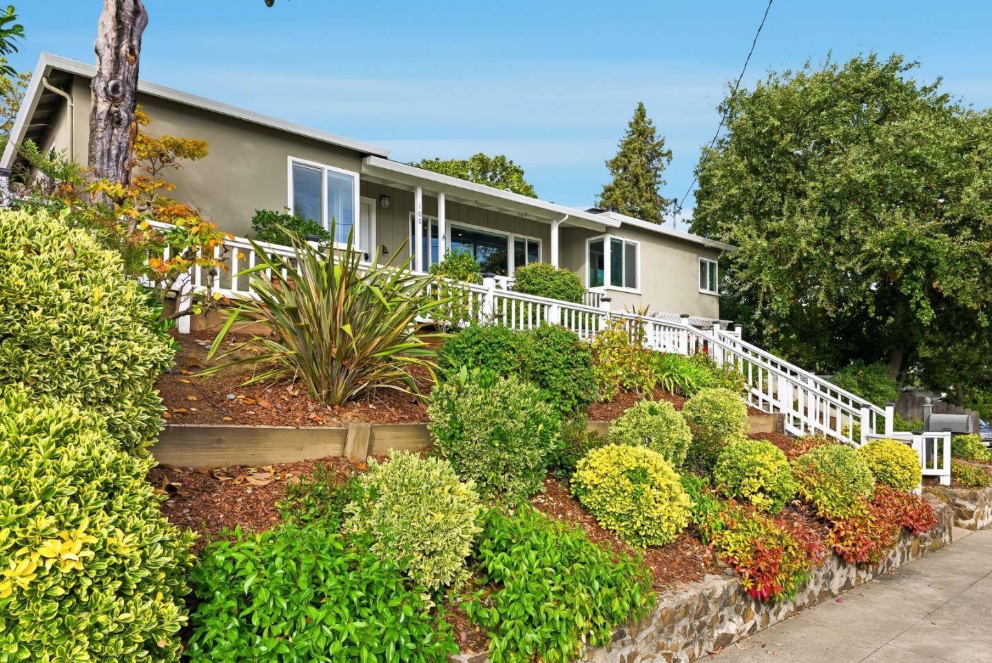 San Carlos, CA 94070,100 Garnet AVE