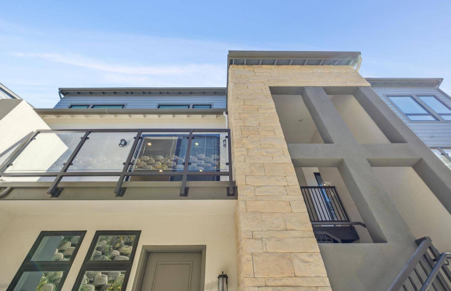 San Mateo, CA 94403,2417 Willow WAY