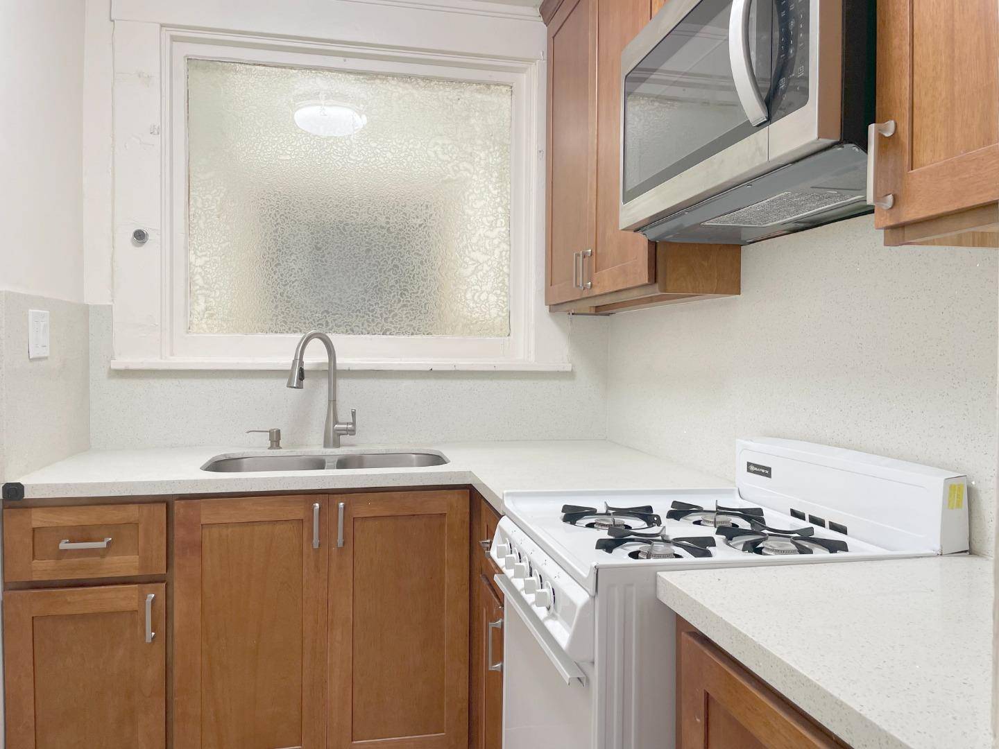 San Jose, CA 95113,411 E Santa Clara ST B