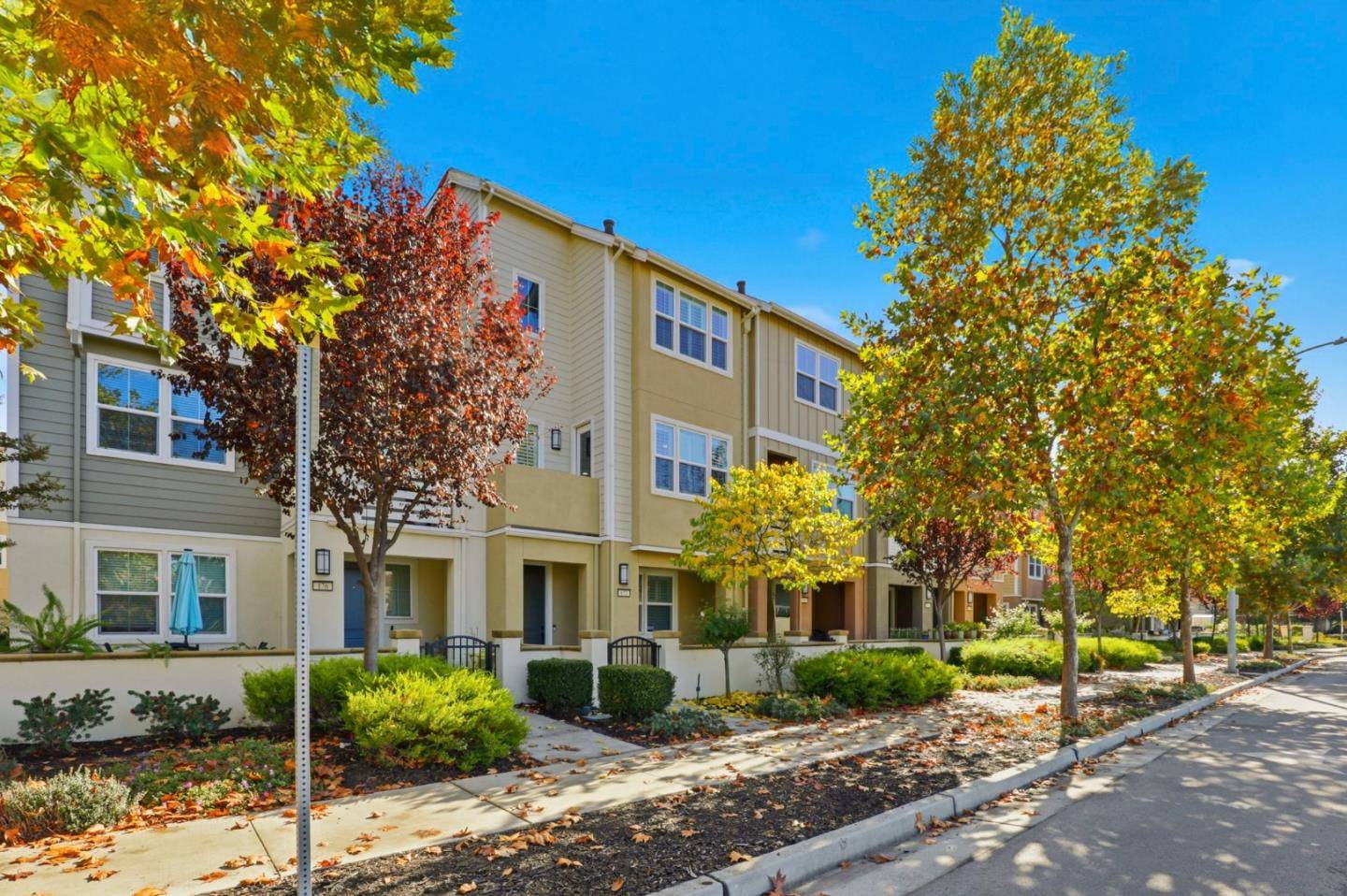 Morgan Hill, CA 95037,172 E Main AVE