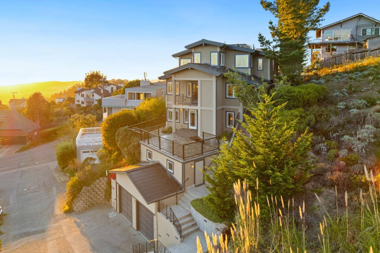 El Granada, CA 94018,107 Dolphine AVE