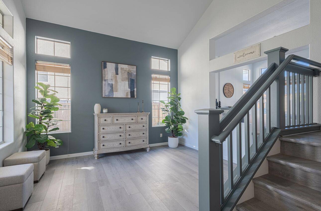 Salinas, CA 93906,327 Rhine CT