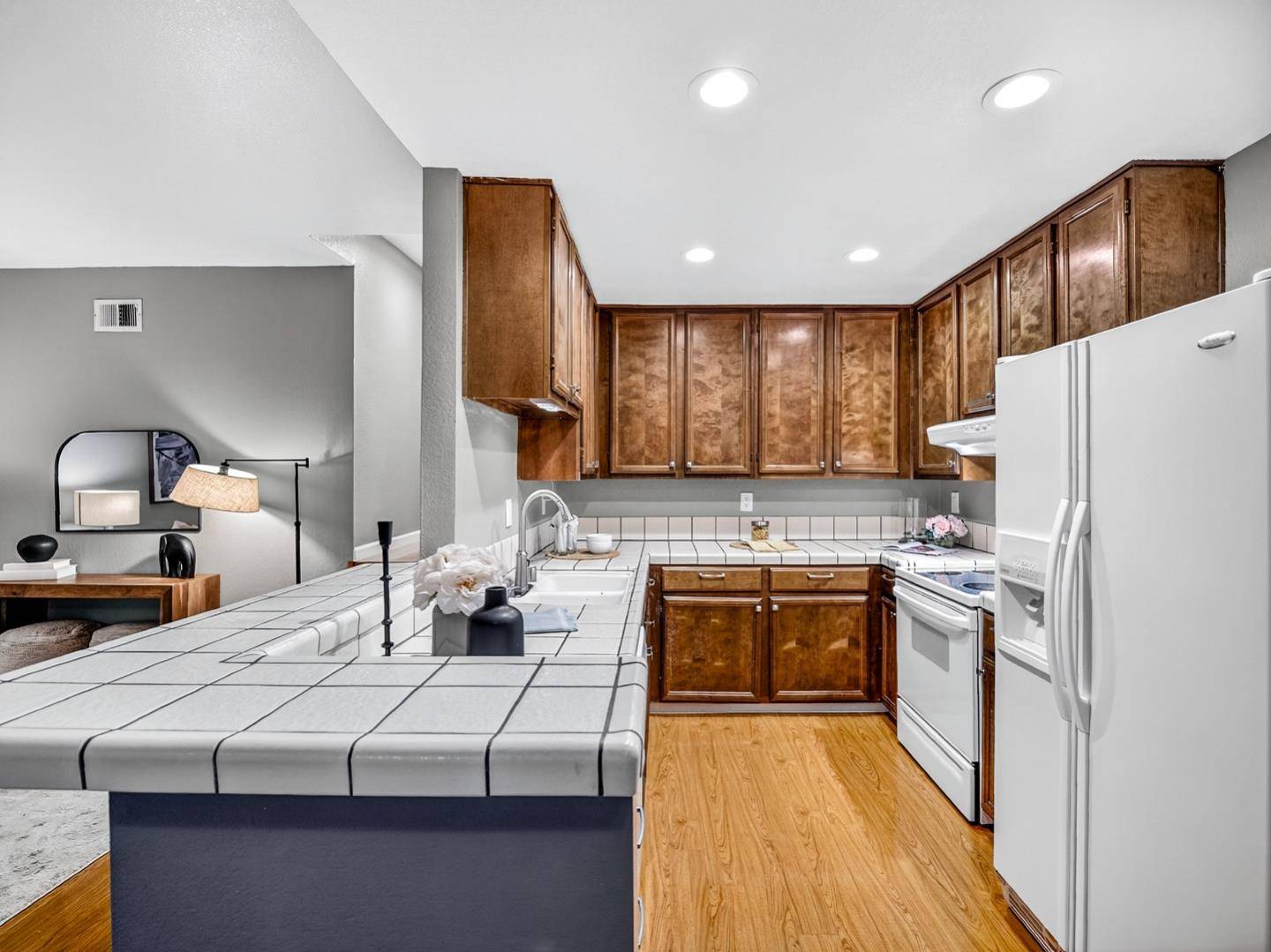 San Jose, CA 95111,425 Kenbrook CIR