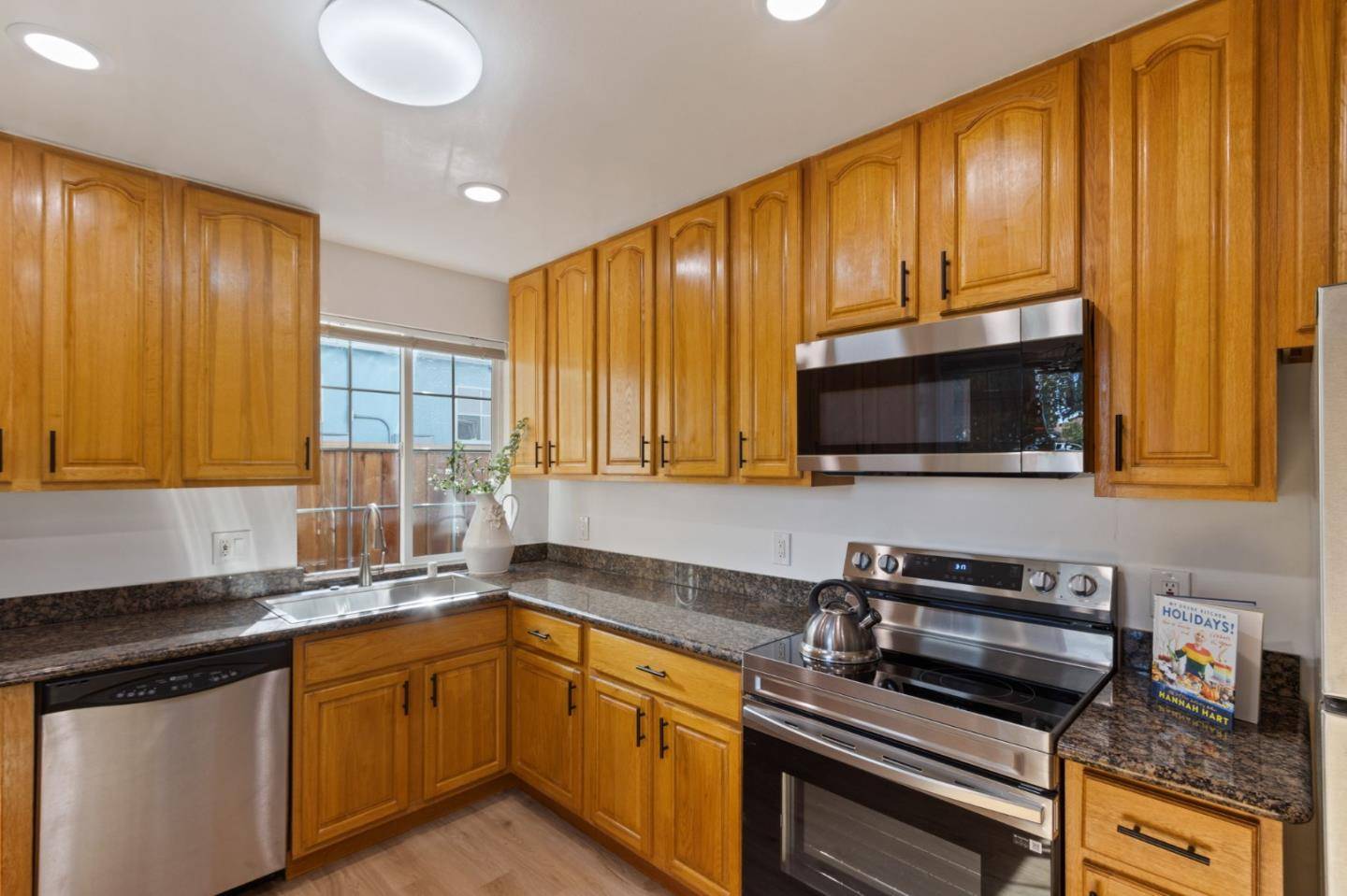 Sunnyvale, CA 94085,383 N Sunnyvale AVE